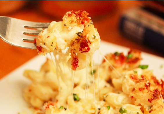 GROWN-UP BACON MAC AND CHEESE